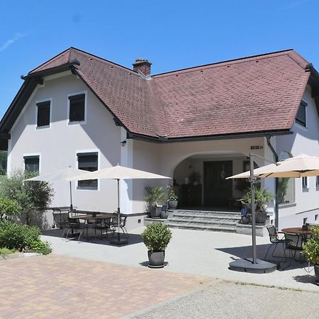 Lackenbauer Apartment Muggenau Bagian luar foto