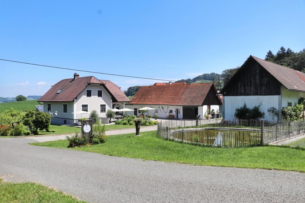 Lackenbauer Apartment Muggenau Bagian luar foto